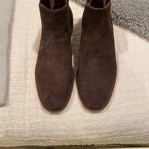 Clarks pull on Chelsea boots